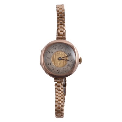 Lot 1101 - A lady's vintage 9 carat yellow gold manual wind wristwatch.