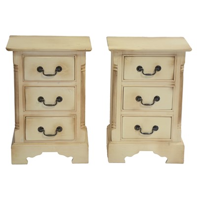 Lot 454 - Modern painted four-piece bedroom suite