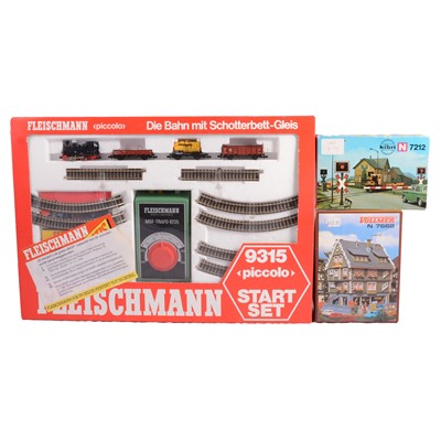 Lot 211 - Collection of N gauge scale model railway - Garham Farish Rivarossi, Fleischmann