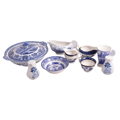 Lot 101 - Large collection of Blue and White willow pattern