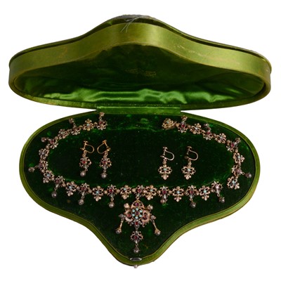 Lot 1154 - An Austro-Hungarian Renaissance Revival gilt white metal pink stone and turquoise necklace, and earscrews.