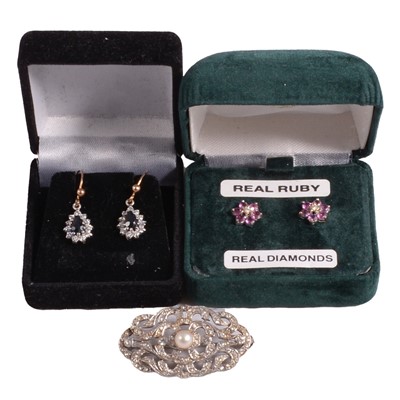 Lot 461 - Two pair of earrings, and a silver brooch.