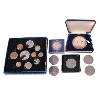 Lot 247 - Silver commemorative medal, silver content and other coins, and coin collections.