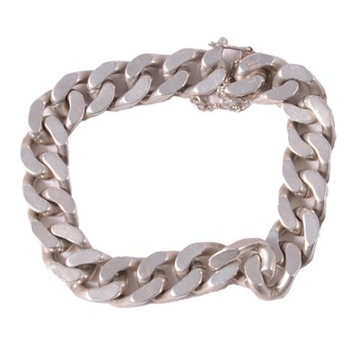 Lot 290 - Silver curb link bracelet