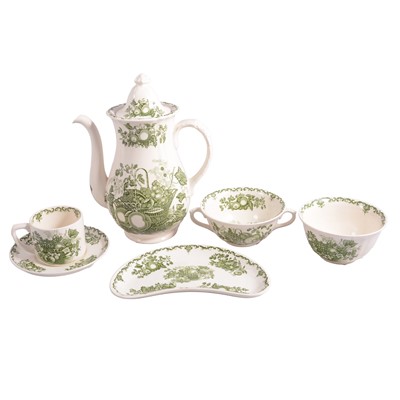 Lot 100 - A large quantity of Masons Fruit Basket dinnerware in green colourway.