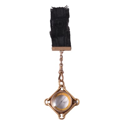 Lot 329 - Yellow metal mounted compass fob