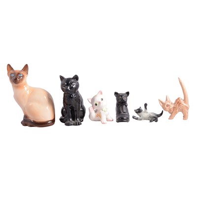 Lot 69 - Sylvac Pottery, a collection of cat figurines