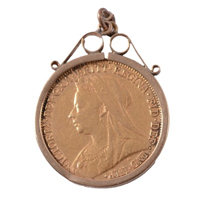Lot 205 - A Gold Full Sovereign Coin, Victoria Veiled Head 1899 in a mount.