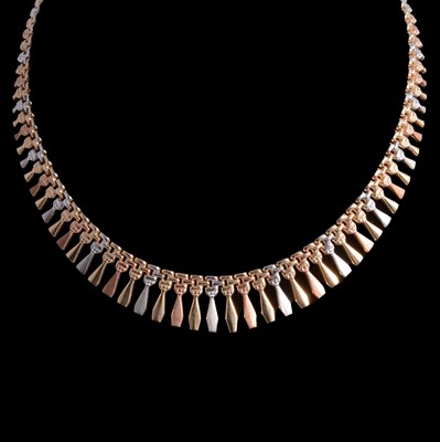 Lot 351 - A 9 carat tri-colour gold fringe necklace.