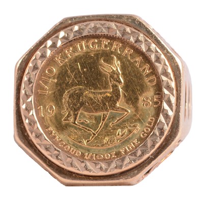 Lot 217 - A Gold ⅒ Krugerrand Coin ring.