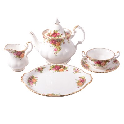 Lot 76 - Royal Albert 'Old Country Roses', an extensive dinner and tea service