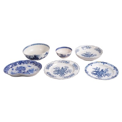 Lot 19 - Small collection of blue and white porcelain