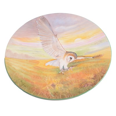 Lot 22 - Marie Graves, a large hand-painted charger 'Captured'
