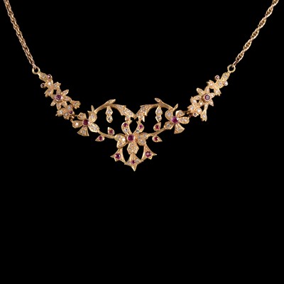Lot 361 - A ruby and diamond necklace
