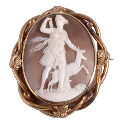 Lot 227 - A cameo brooch.
