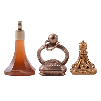 Lot 488 - Three seals, one banded agate and two gold-plated.