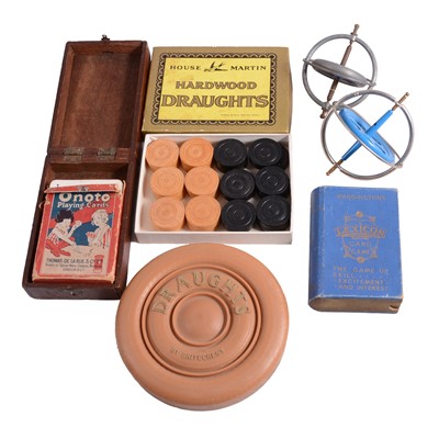 Lot 119 - Quantity of parlour and card games