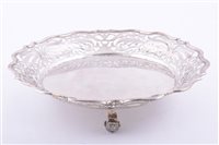 Lot 156 - Edwardian circular silver shallow dish,...