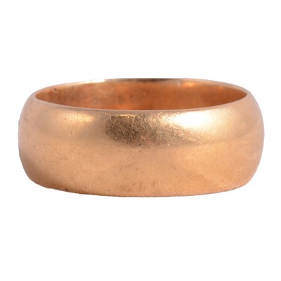 Lot 325 - Ring. 18ct hallmarked gold wedding band
