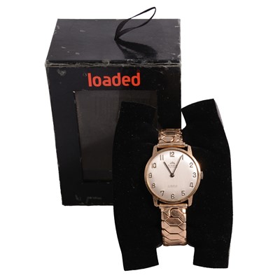 Lot 1061 - Tiara - a gentleman's 9 carat yellow gold manual wind wristwatch.