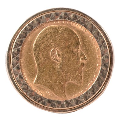 Lot 215 - A Gold Half Sovereign Coin ring, Edward VII 1910.