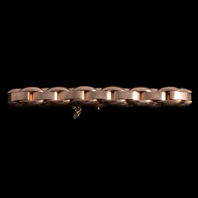 Lot 309 - A yellow metal bracelet.