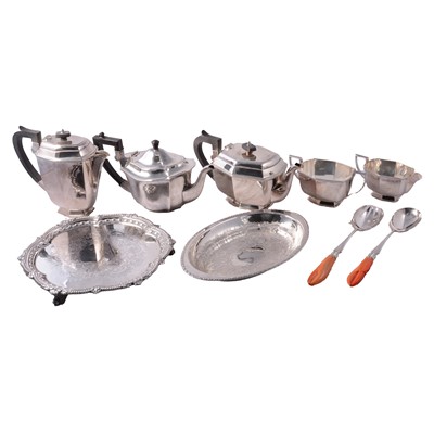 Lot 90 - A canteen of silver plated cutlery, other silver plated wares