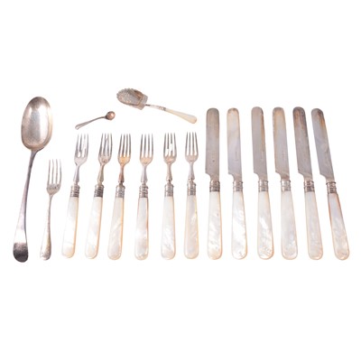 Lot 227 - Small quantity of cutlery
