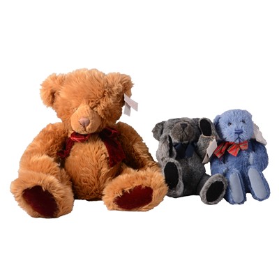 Lot 195 - Large collection of teddy bears, some modern and some vintage
