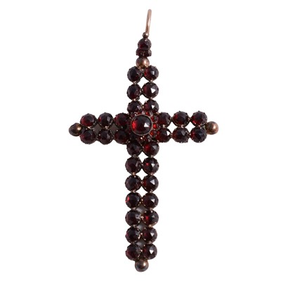 Lot 1158 - A 19th century Bohemian garnet cross pendant.
