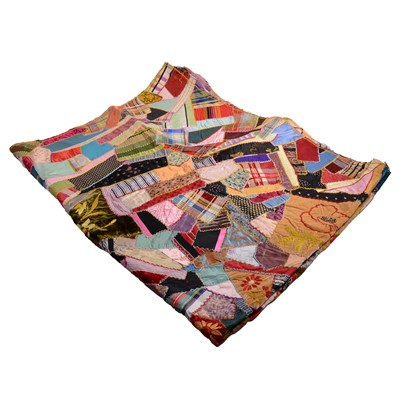 Lot 171 - 20th century hand-stitched patchwork quilt