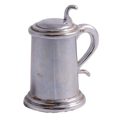 Lot 277 - A Dunhill novelty table lighter
