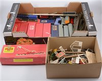 Lot 1033 - Hornby Dublo 00 gauge railways; large quantity...