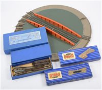 Lot 1037 - Hornby Dublo 00 gauge railways D1 through...