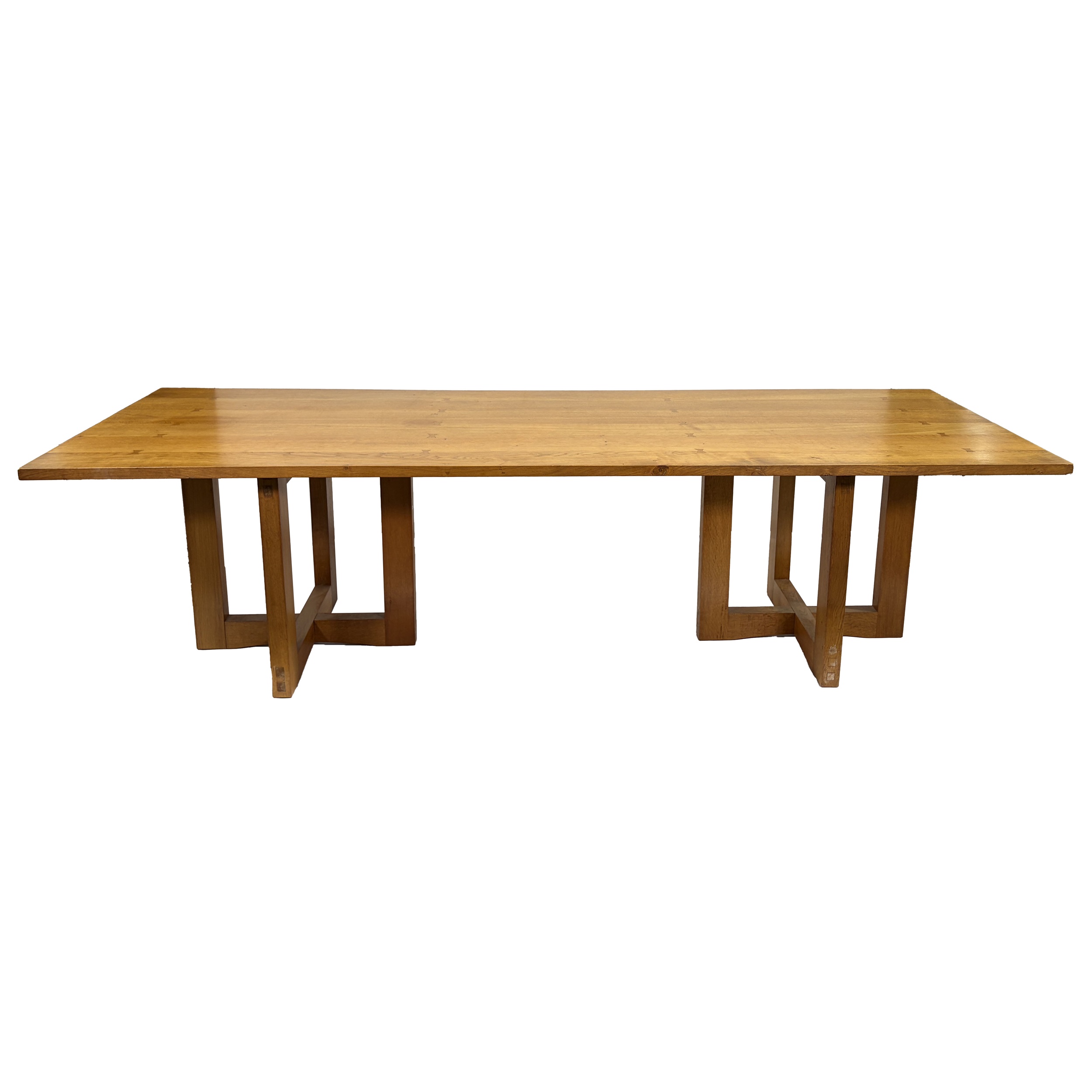 Lot 21 - Cotswold style Arts & Crafts oak dining table