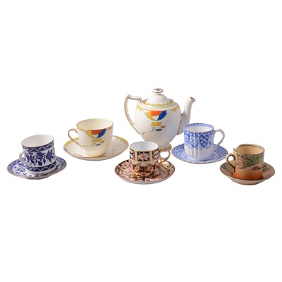 Lot 87 - Small collection of decorative teawares