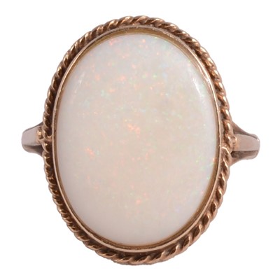 Lot 37 - An opal ring.