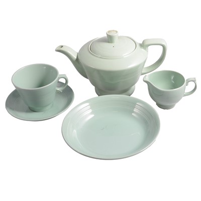 Lot 66 - Large quantity of Woods pottery dinner and teaware, green glaze