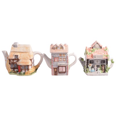 Lot 64 - Twenty Four novelty teapots