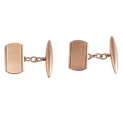 Lot 466 - A pair of 9 carat yellow gold chain link cufflinks.