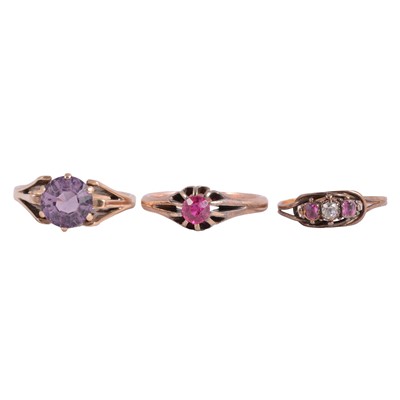 Lot 141 - Three gemset rings.