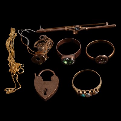 Lot 1134 - Three gemset rings, yellow metal padlock fastener, bar brooch, chain, and pendant.
