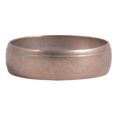 Lot 123 - A 9 carat white gold wedding band.