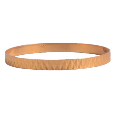 Lot 272 - A yellow metal solid bangle.