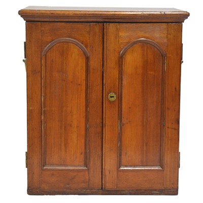Lot 282 - Anglo-Indian collectors' cabinet