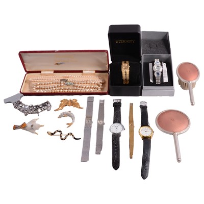 Lot 569 - A collection of costume jewellery, wristwatches, and other collectables.