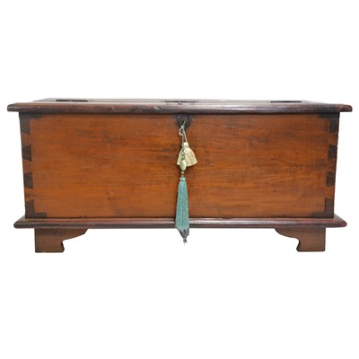 Lot 290 - Eastern hardwood coffer or blanket box