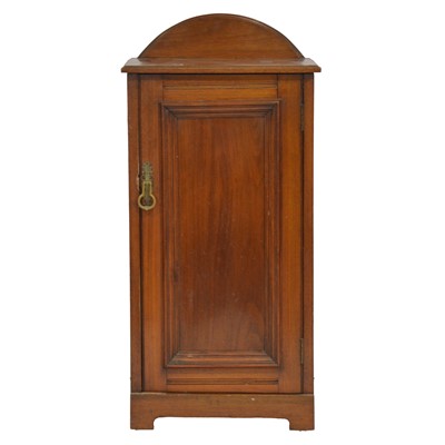 Lot 368 - Victorian mahogany pot cupboard