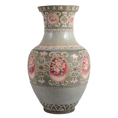 Lot 9 - Large Japanese Satsuma pottery vase, Meiji