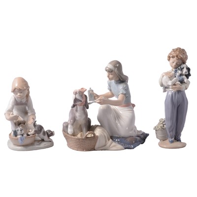 Lot 7 - Three Lladro figures